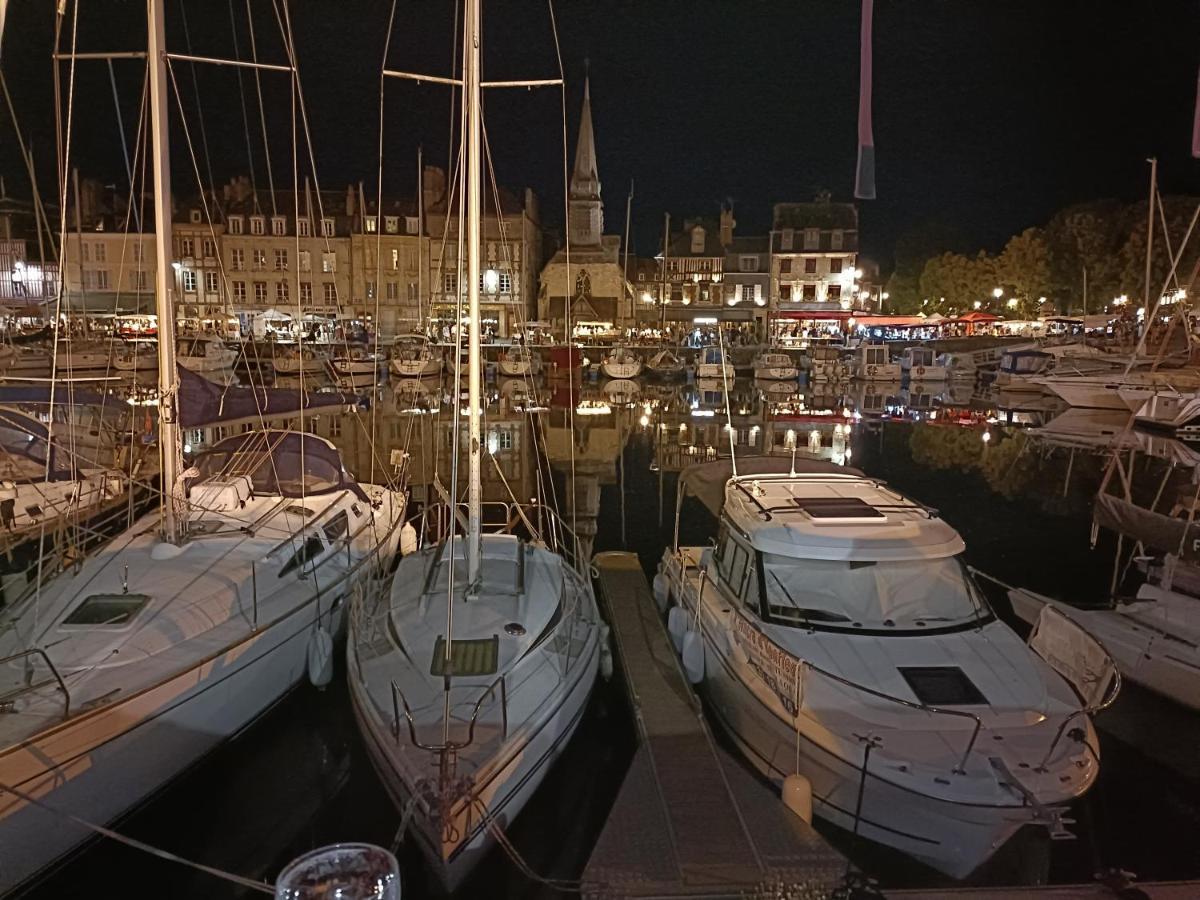 Le Coeur Du Centre Historique Refait A Neuf Apartment Honfleur Exterior foto